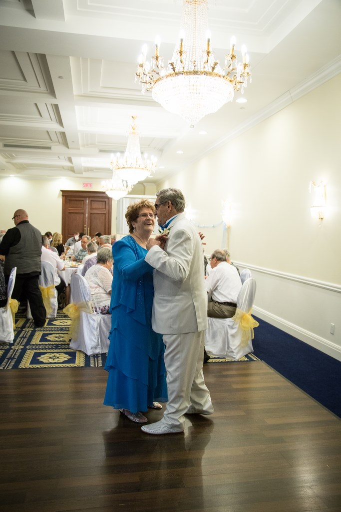 Élie Chanteur Animateur mariage Résidence Lux Gouverneur